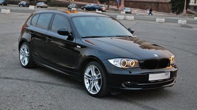 Автостекла BMW 1 E87 c установкой в Москве